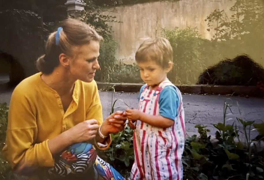 Alexandra Smart as a child and her mum